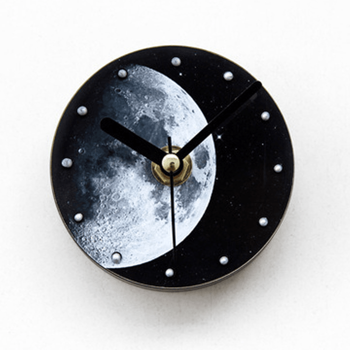 Fashionable Creative Universe Planet Moon Pattern Fridge Magnet Clock Waterproof Sucker Moon Refrigerator Wall Clock Moon Refrigerator Fashionable Creative Universe Planet Moon Wall Clock Home Decor