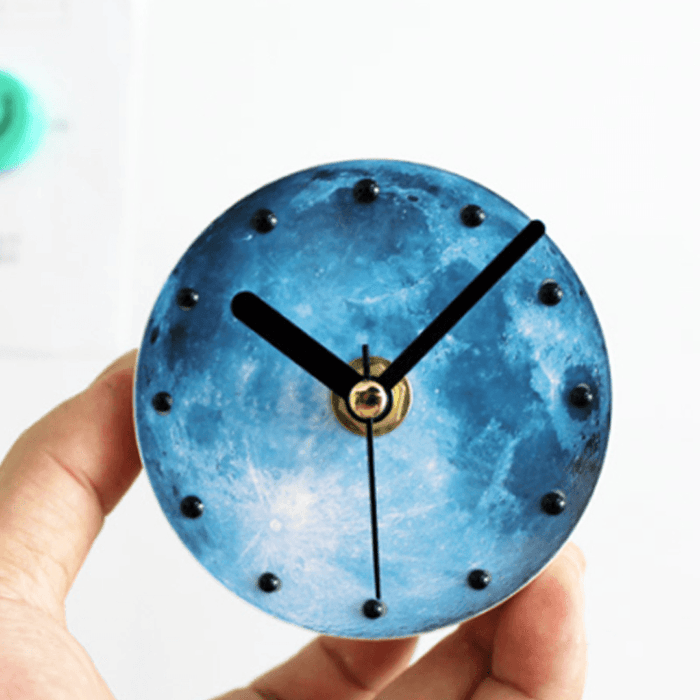 Fashionable Creative Universe Planet Moon Pattern Fridge Magnet Clock Waterproof Sucker Moon Refrigerator Wall Clock Moon Refrigerator Fashionable Creative Universe Planet Moon Wall Clock Home Decor