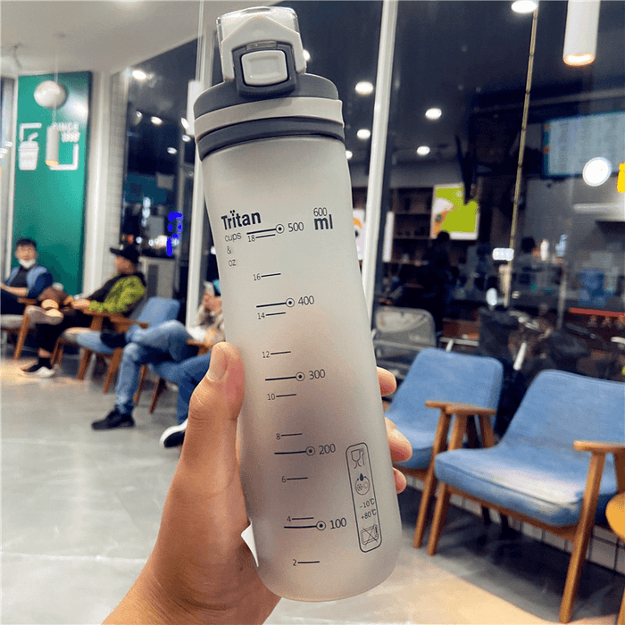 D04 600Ml Sport Drinking Water Bottle BPA Free Leakproof Tritan Capacity Marker Water Cup for Camping Travel Fitness