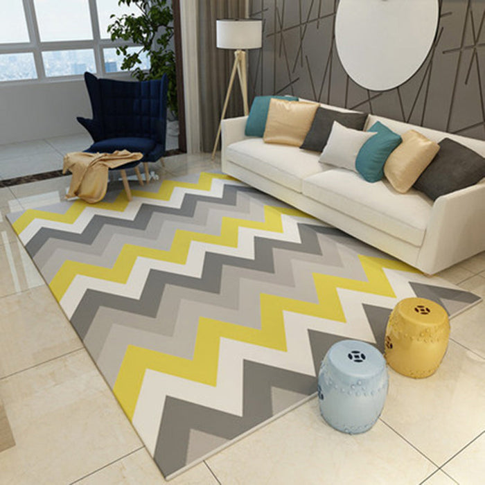 Casual Novelty Rug in Grey Stripe Chevron Print Area Rug Polyester Washable Area Rug for Home Decoration