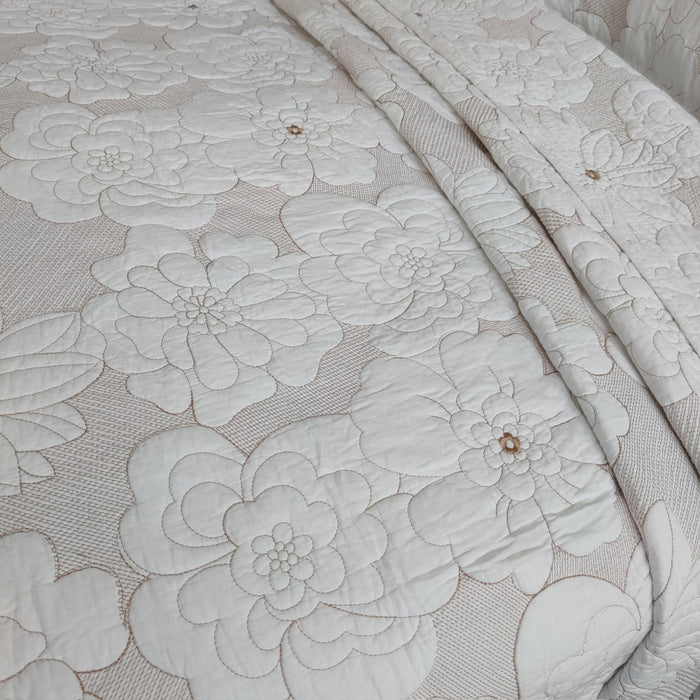 Cotton Thickened Pure White Beige Camellia Embroidery Three-piece Bed Cover Set