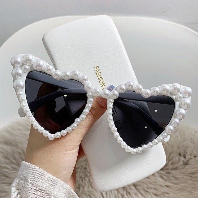 Cat Eye Heart Fashion Sunglasses - Okeihouse