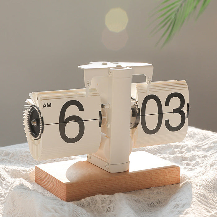 Creative Personality Retro Mechanical Automatic Turning Clock