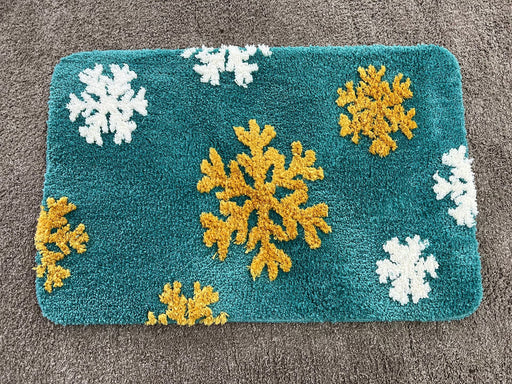 Feblilac Christmas Snowflake Tufted Bath Mat