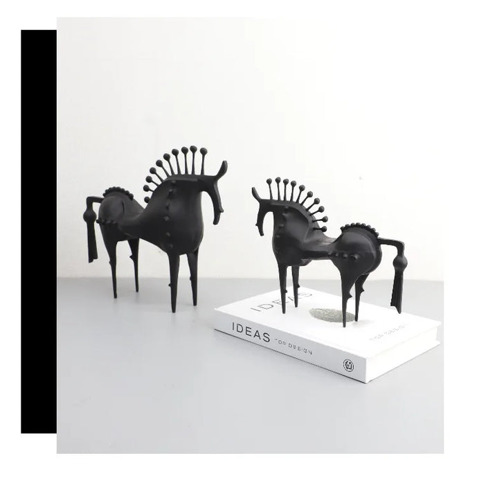 Creative Horse Statue Resin Figures Modern Home Living Room Decoration Abstract Figure Arrangement Bookshelf Decoration