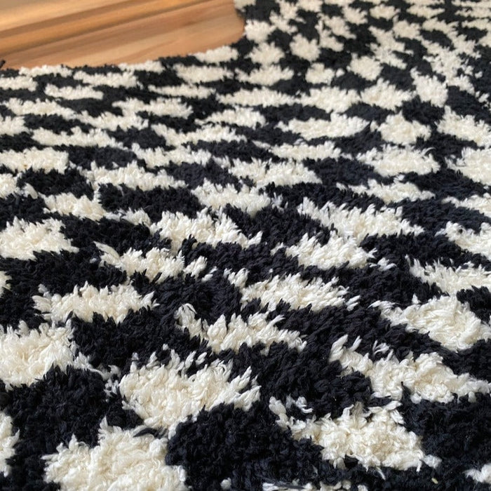 Irregular Rug for Bedroom, Checkerboard Bathroom Mat, Tufting Non-Slip Carpet, 47.2x27.5 inches