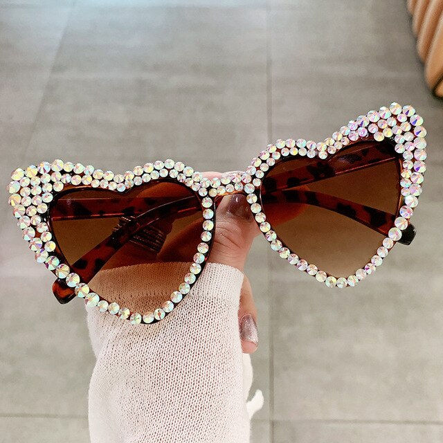 Cat Eye Heart Fashion Sunglasses - Okeihouse